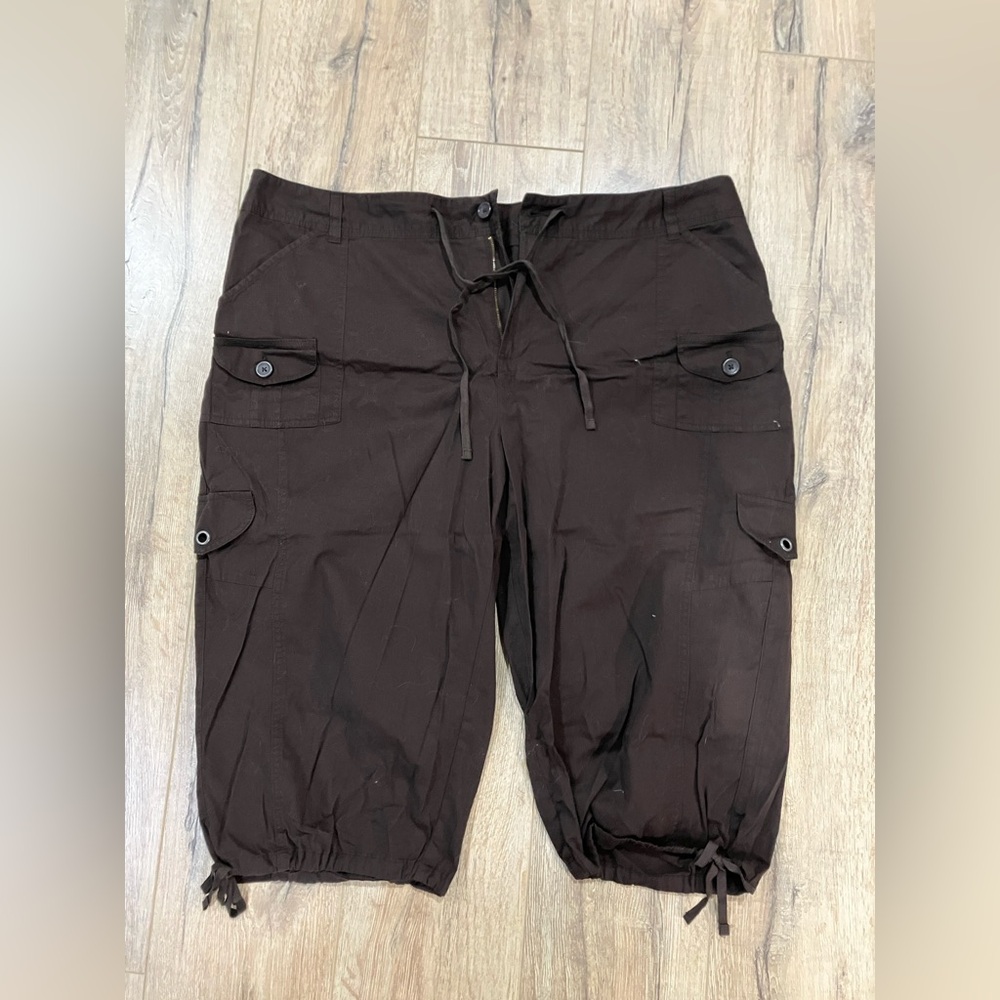 Brown cargo capris